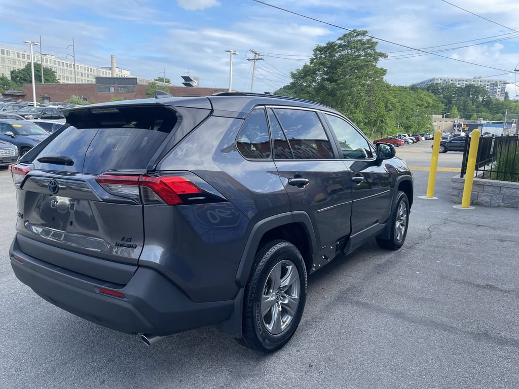 Used 2024 Toyota RAV4 LE AWD/4WD image 8