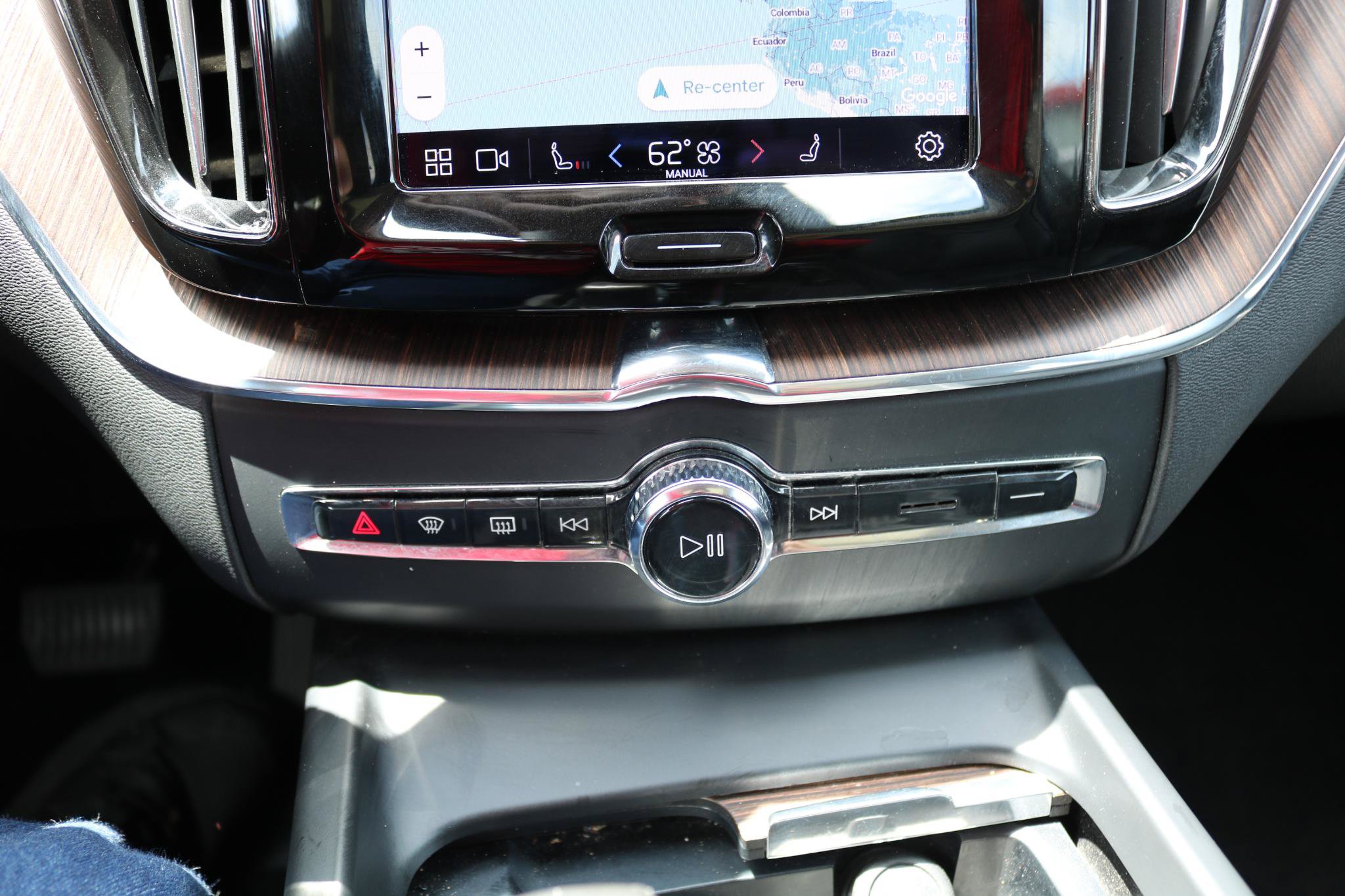 Used 2022 Volvo XC60 B5 Momentum AWD/4WD image 40