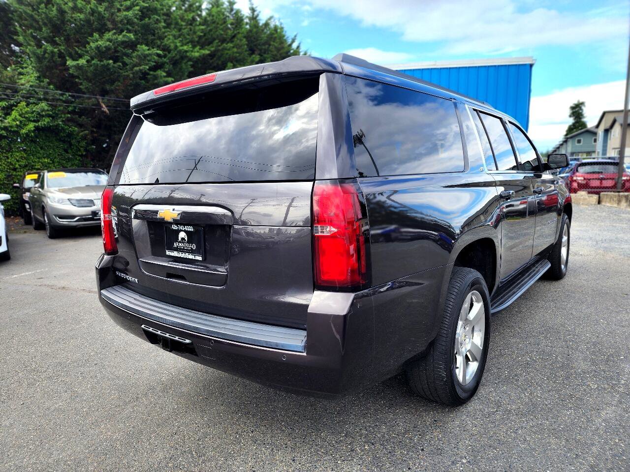 Used 2017 Chevrolet Suburban LT image 5