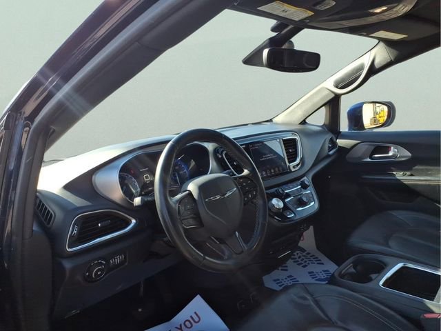 Used 2019 Chrysler Pacifica Touring-L Plus w/ Advanced Safetytec Group FWD image 9