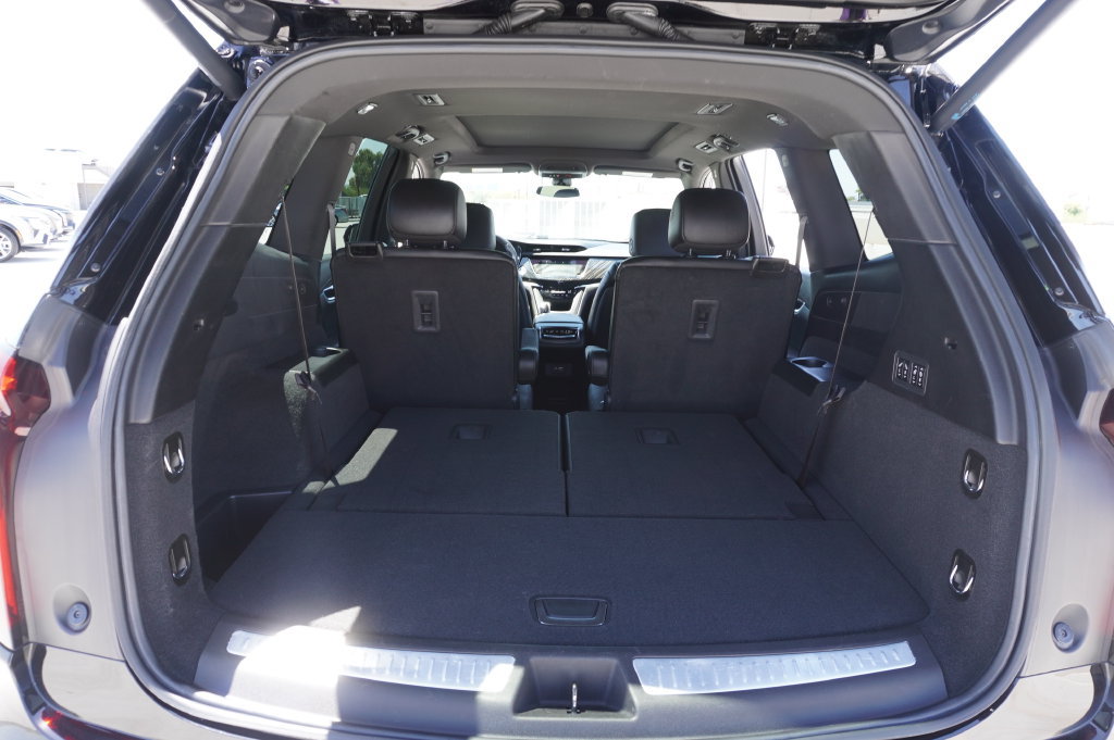 Certified 2024 Cadillac XT6 Premium Luxury FWD image 8