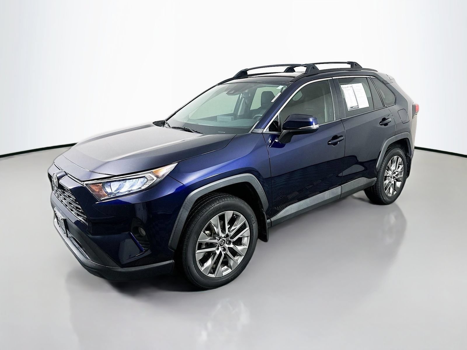 Used 2019 Toyota RAV4 XLE Premium FWD image 3
