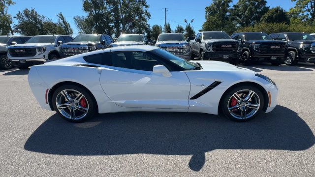 Used 2017 Chevrolet Corvette Stingray Coupe w/ 1LT RWD image 2