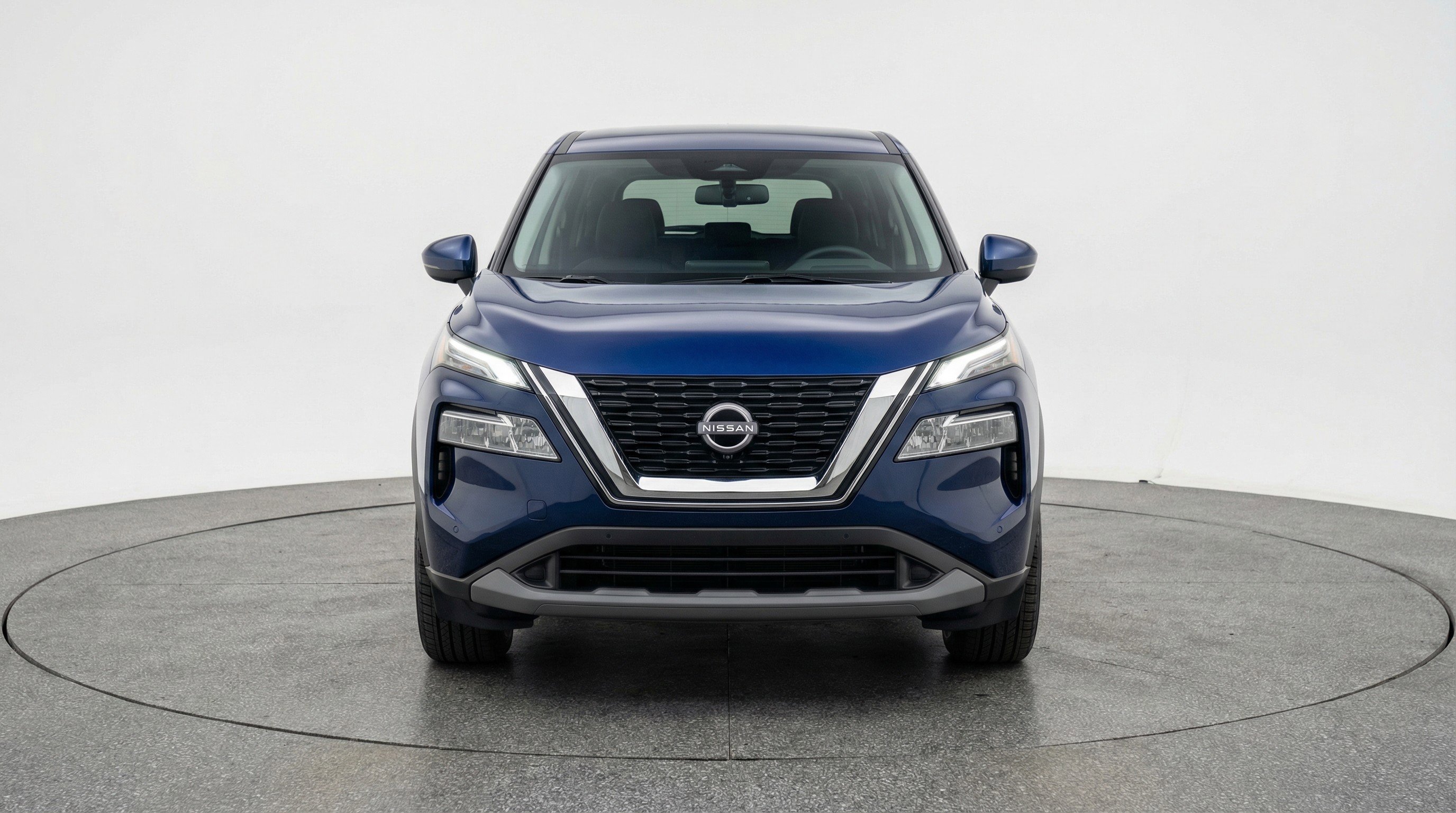 Used 2025 Nissan Rogue SV AWD/4WD image 2