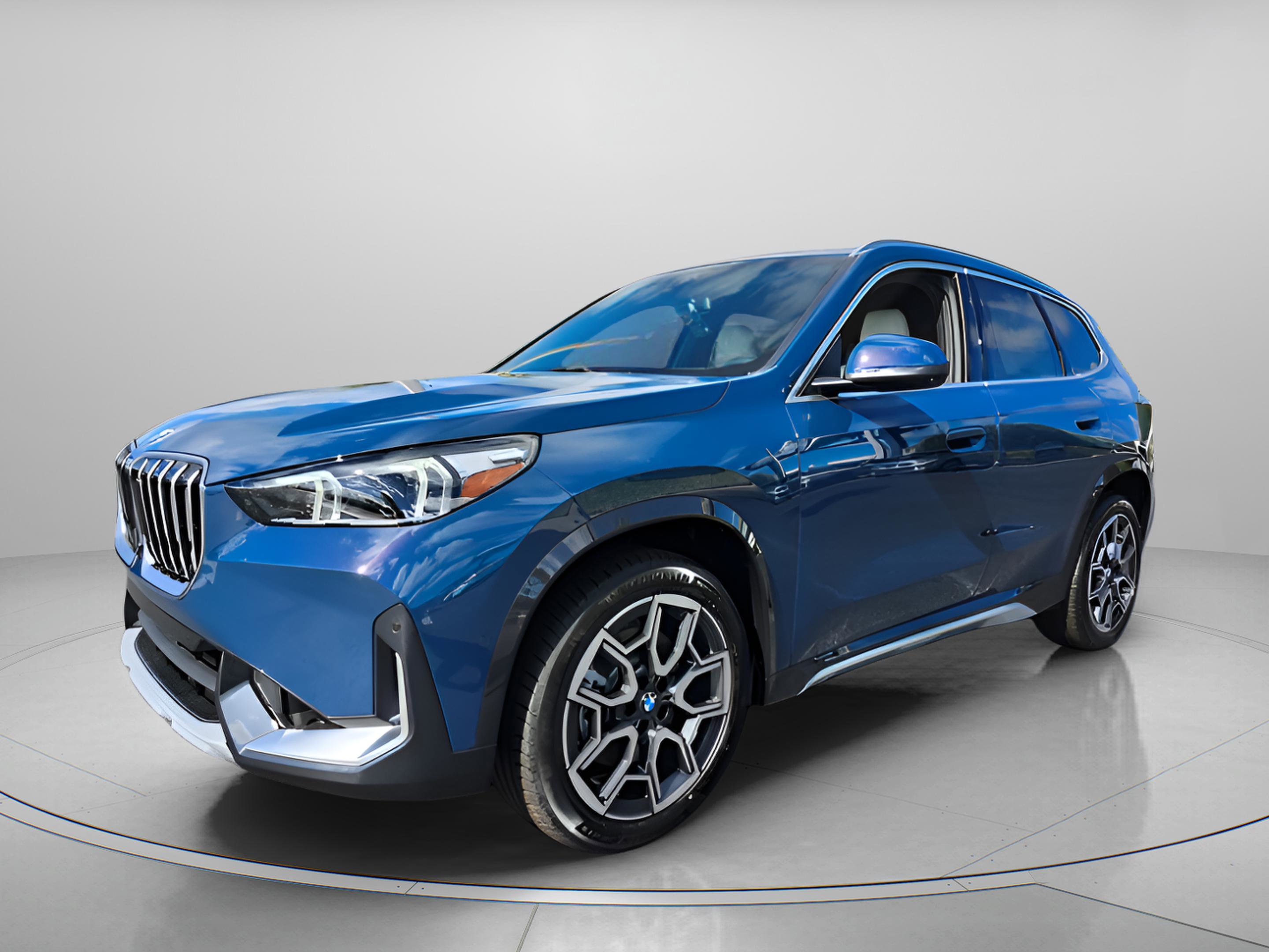New 2026 BMW X1 xDrive28i w/ Technology Package AWD/4WD image 2