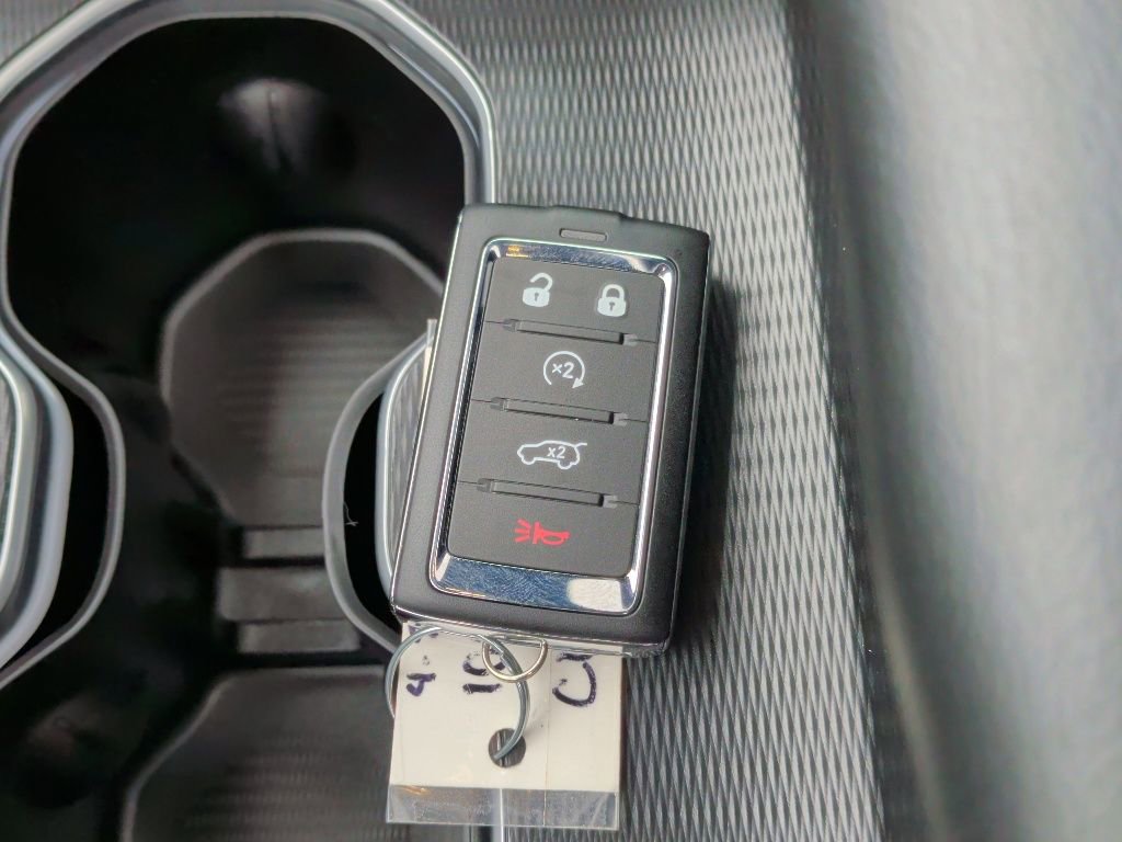 Used 2025 Jeep Grand Cherokee Limited w/ Black Appearance Package RWD image 50