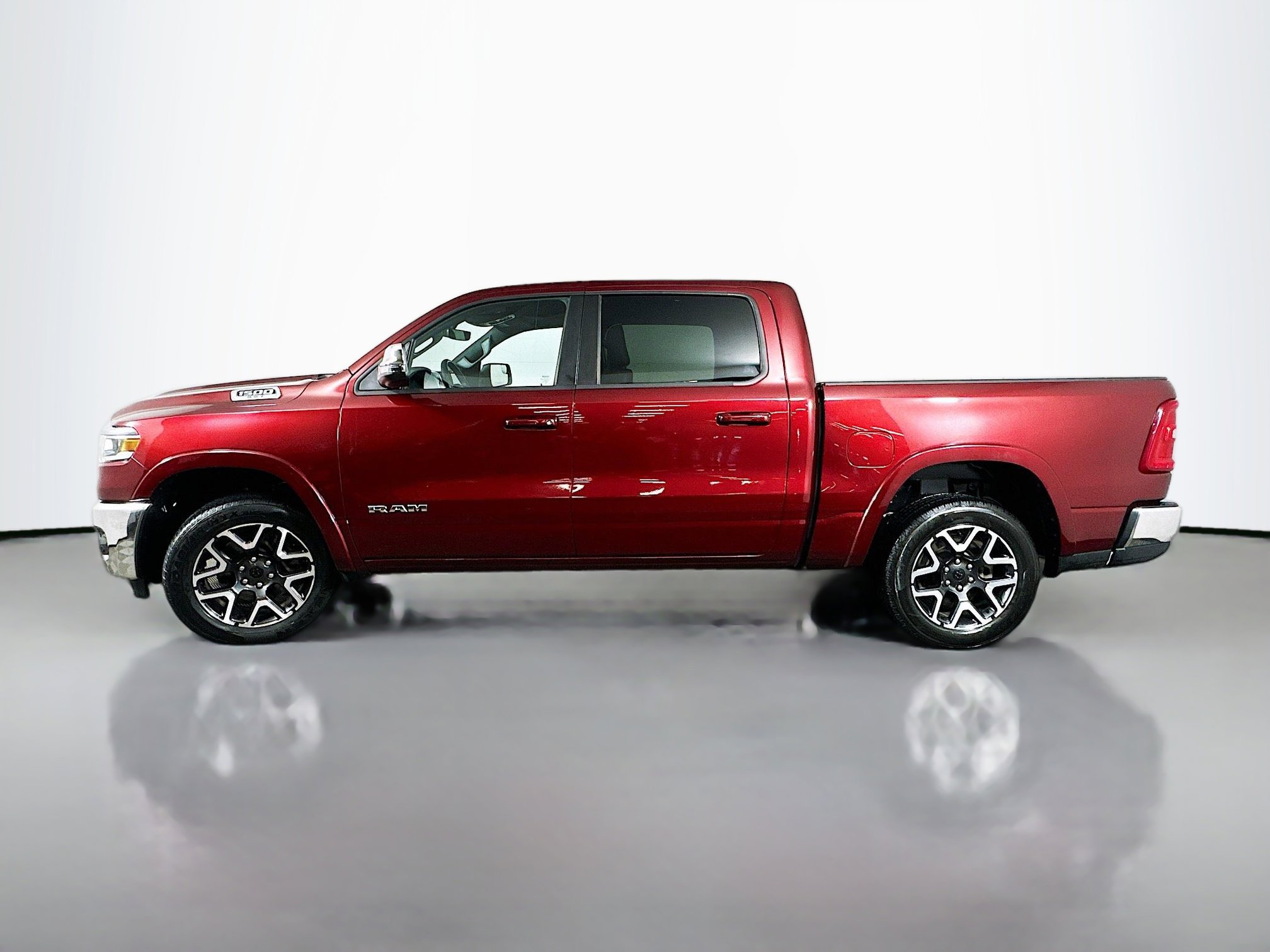 Used 2025 RAM 1500 Laramie image 4