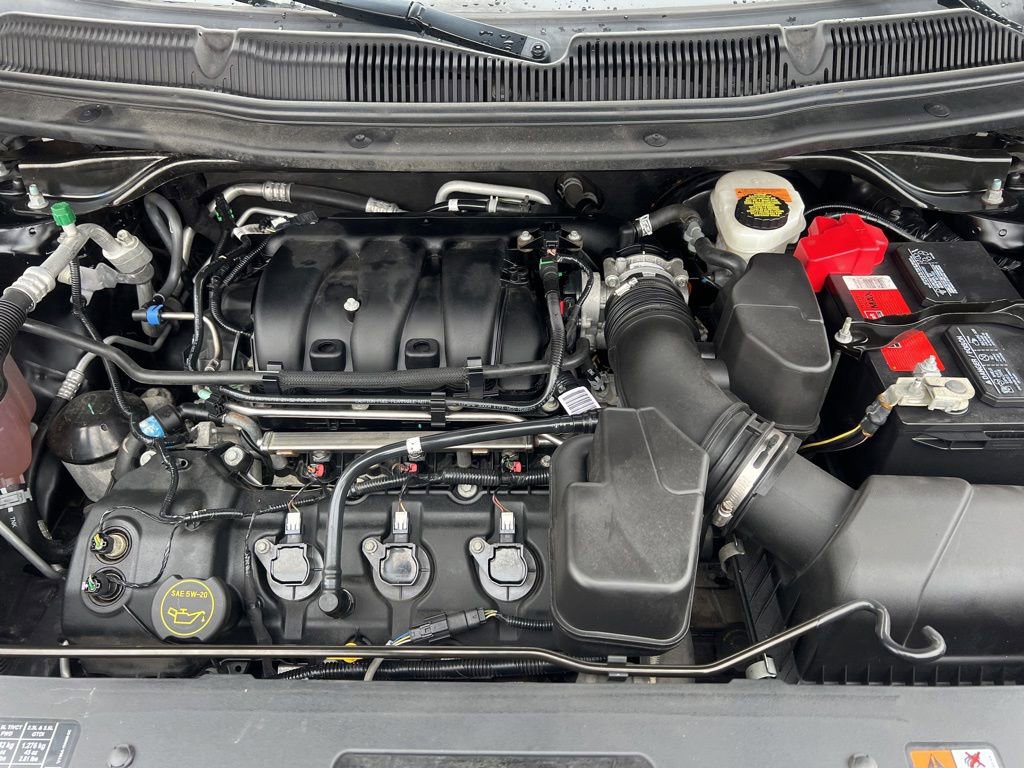 Used 2018 Ford Explorer XLT image 27