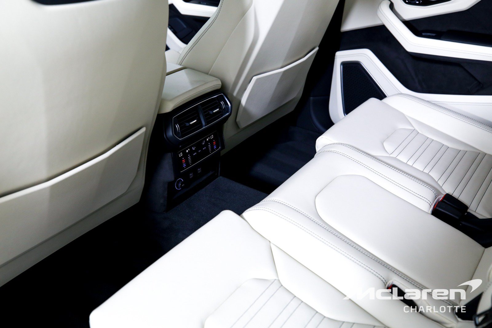 Used 2026 Lamborghini Urus SE AWD/4WD image 19