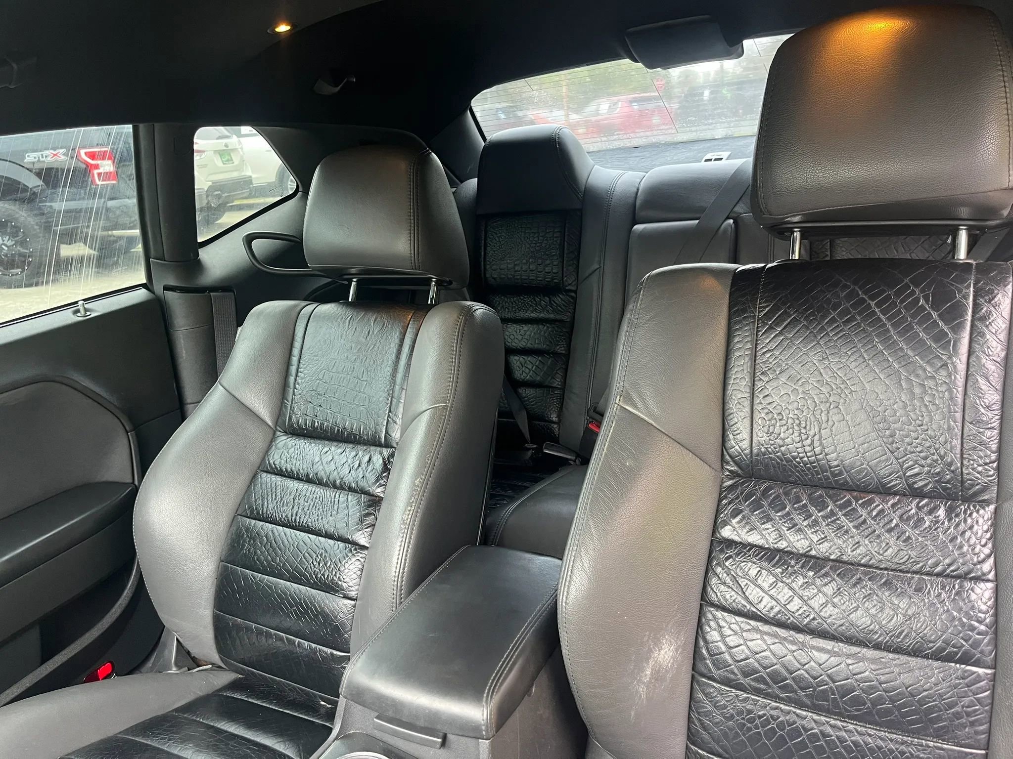 Used 2014 Dodge Challenger SXT RWD image 13