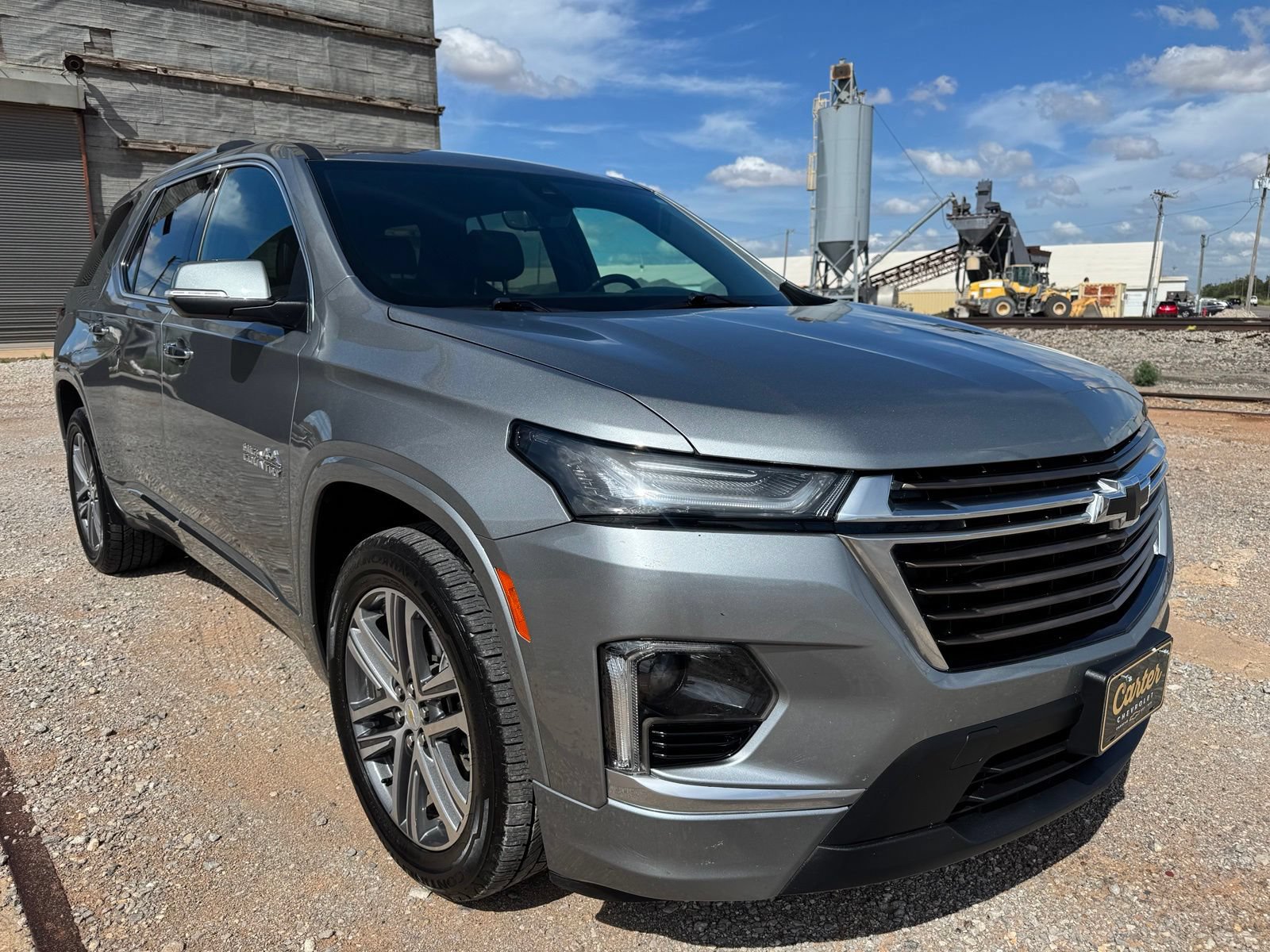 Used 2023 Chevrolet Traverse High Country FWD image 2