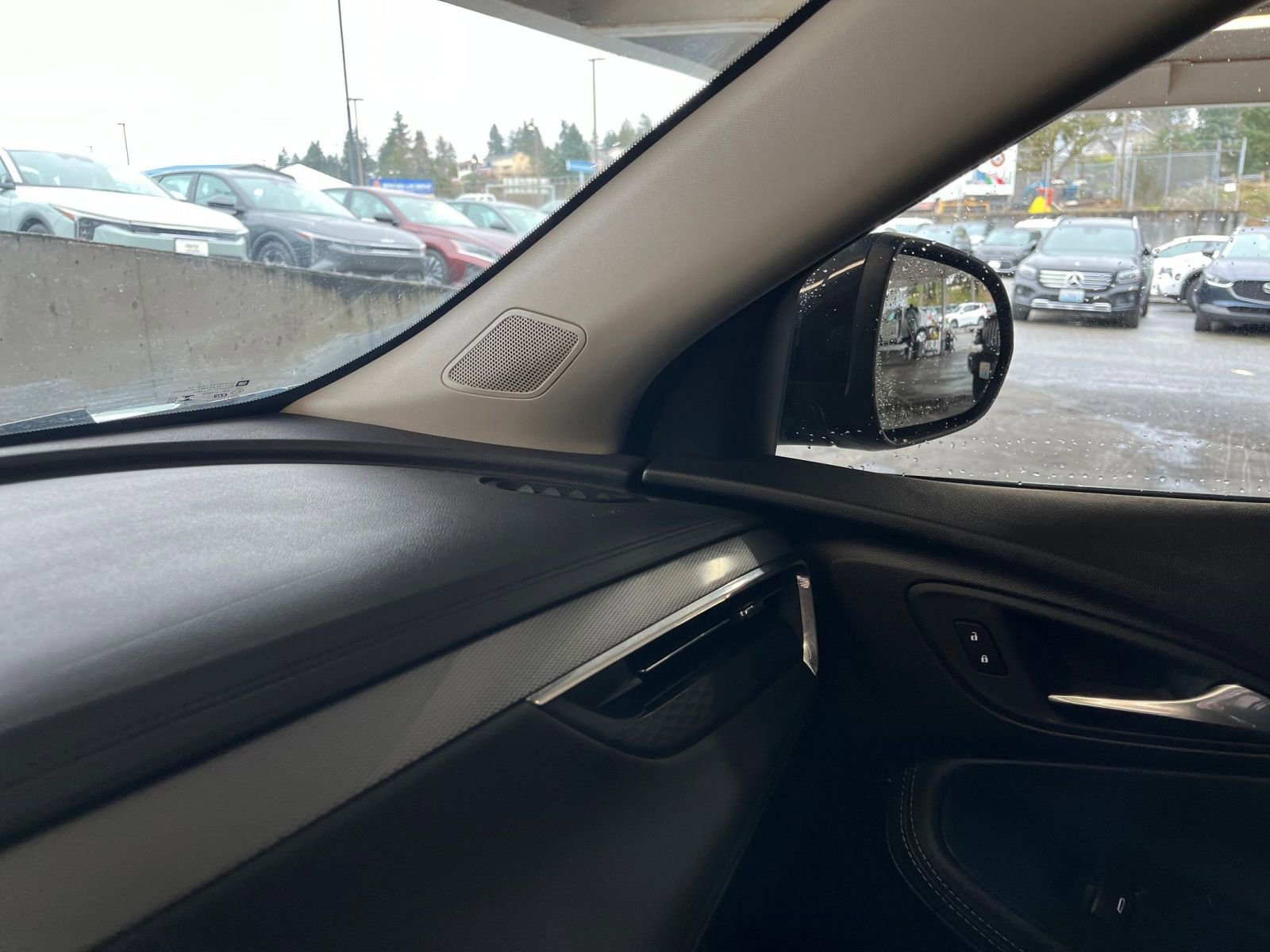 Used 2025 Buick Encore GX Preferred image 36