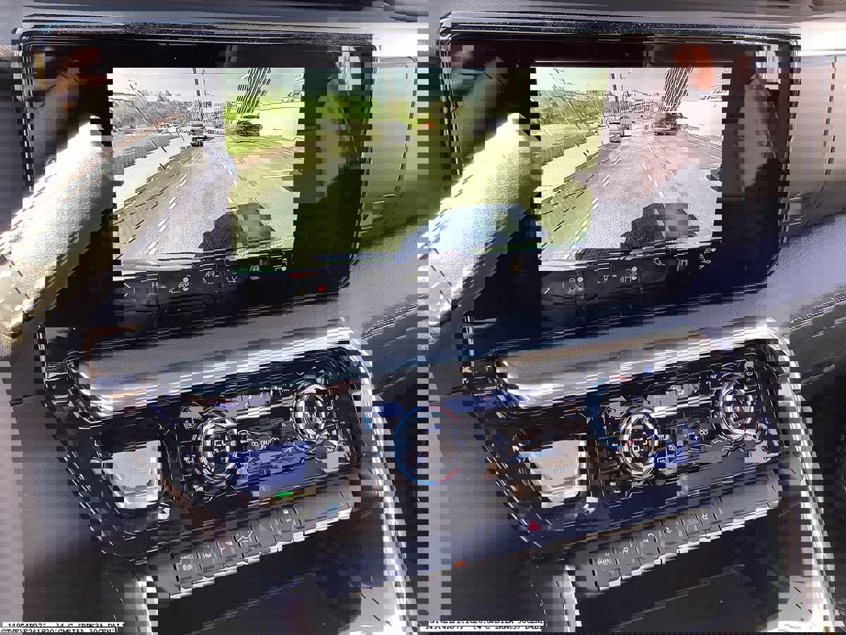 Used 2024 GMC Sierra 3500 Denali w/ Denali Reserve Package image 8