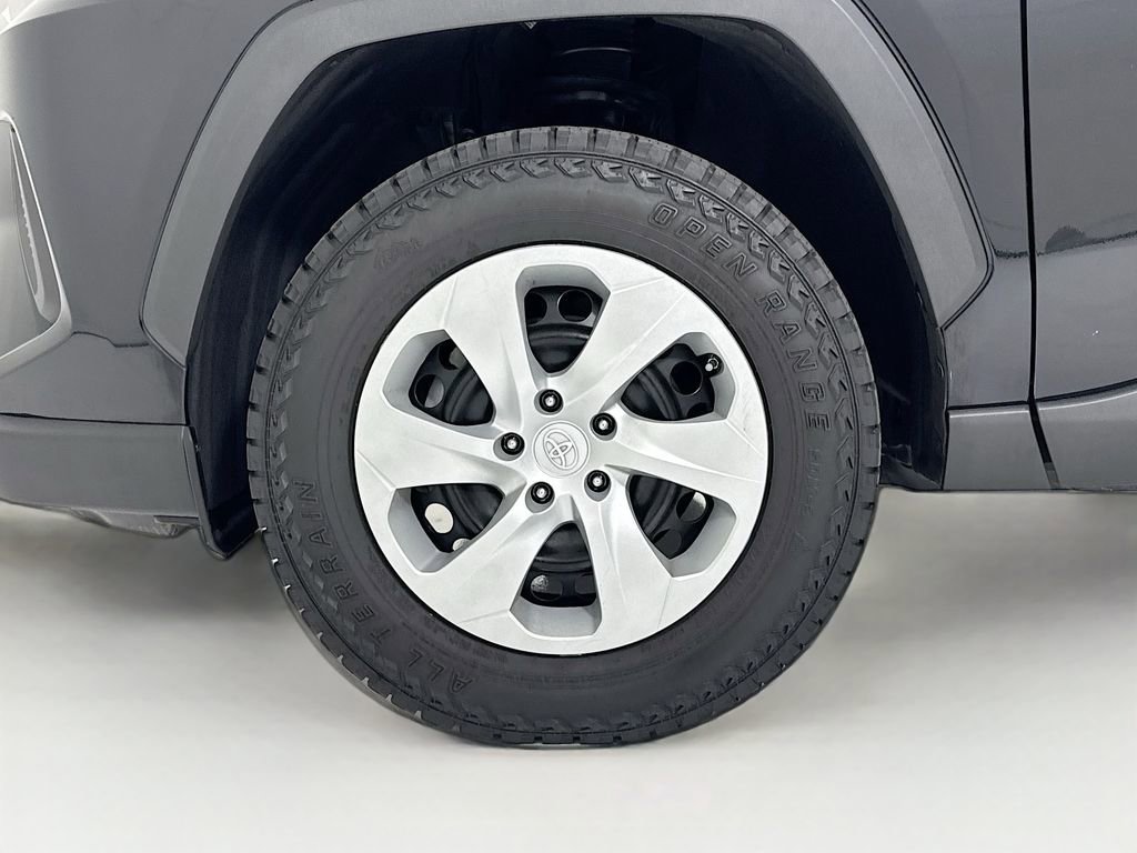 Used 2022 Toyota RAV4 LE image 27
