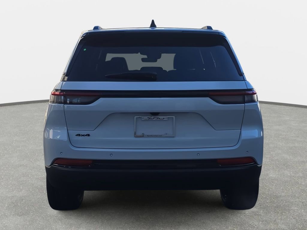 New 2025 Jeep Grand Cherokee Laredo image 6