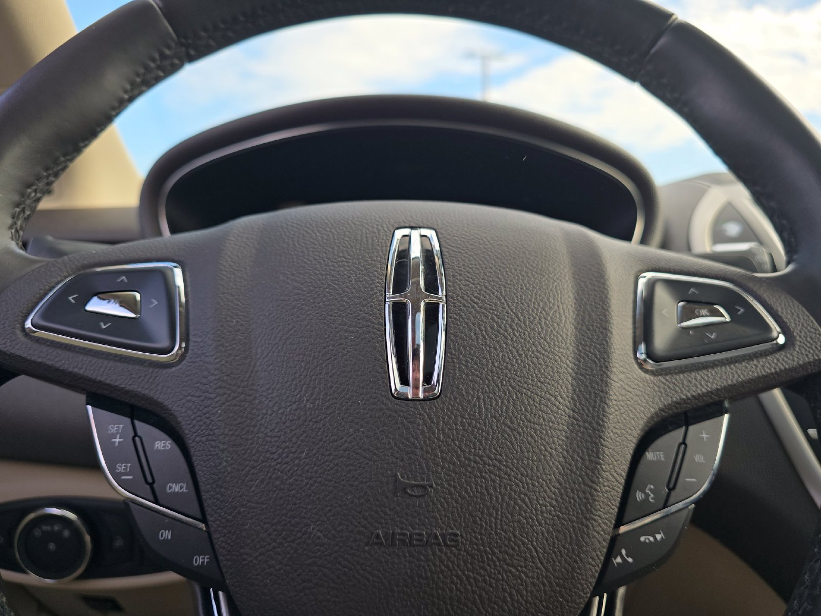 Used 2017 Lincoln MKC Reserve w/ Lincoln MKC Climate Package AWD/4WD image 29
