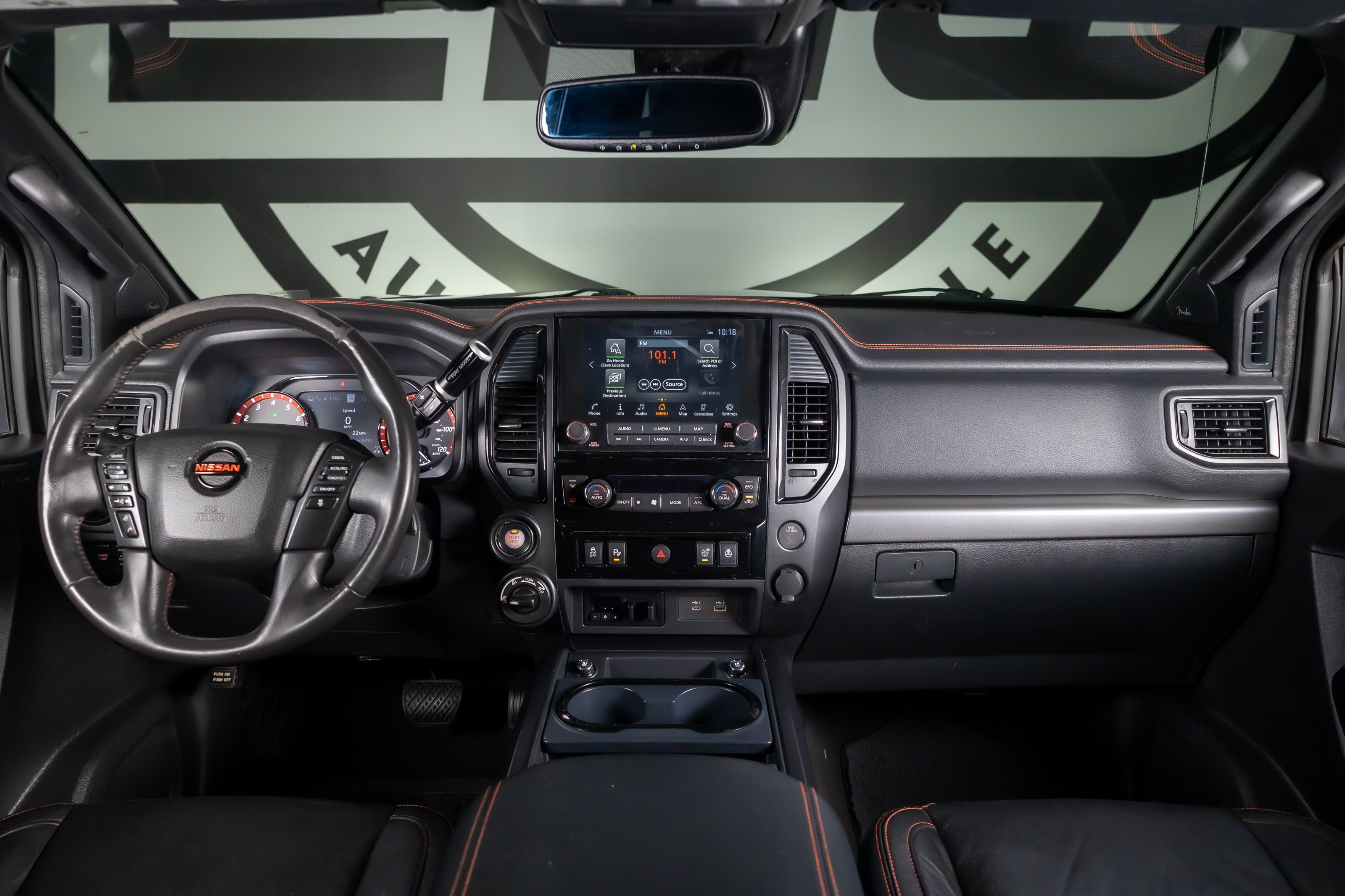 Used 2020 Nissan Titan PRO-4X w/ Pro-4x Convenience Package AWD/4WD image 3