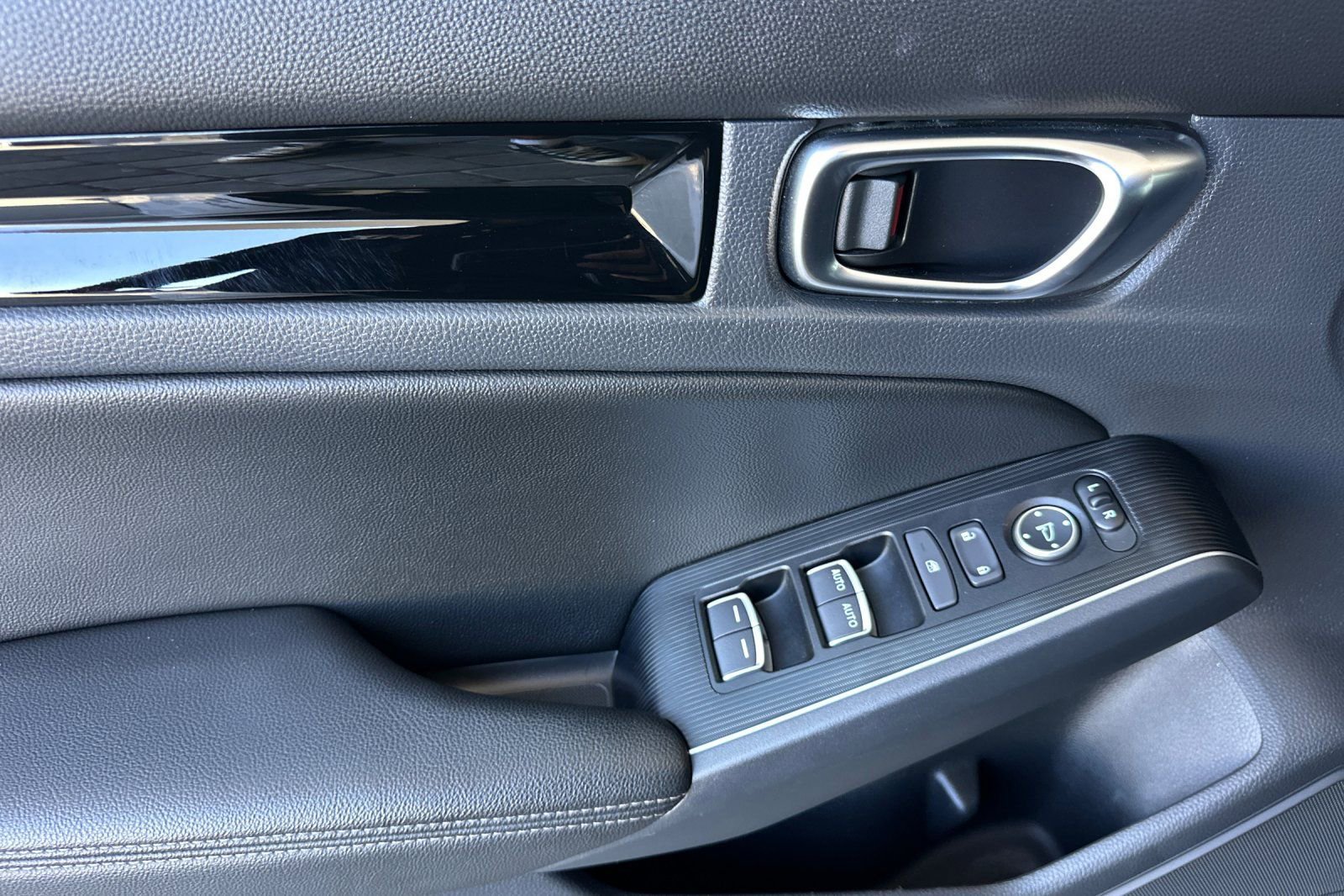 Certified 2022 Honda Civic Sport Touring image 11