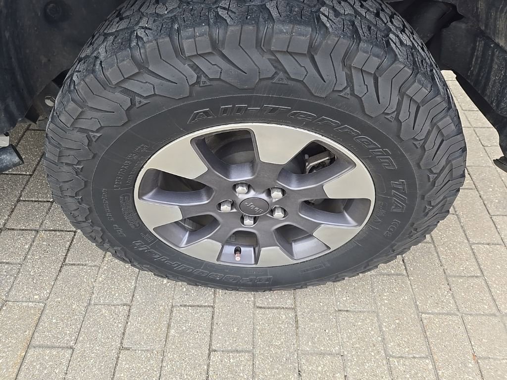 Used 2018 Jeep Wrangler Unlimited Sahara image 11