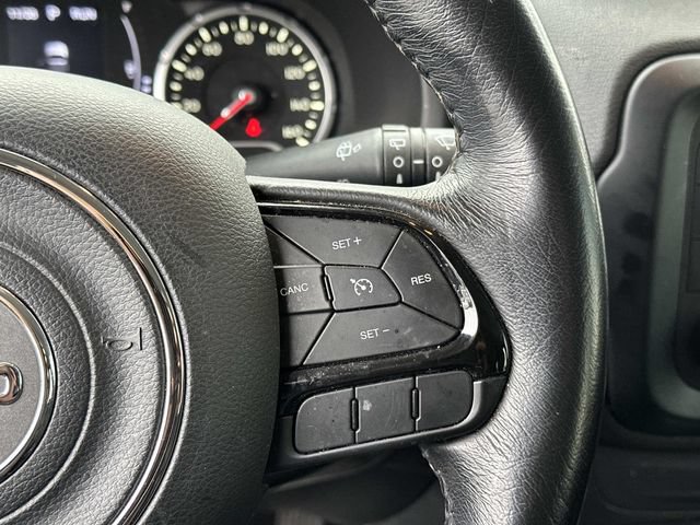 Used 2017 Jeep Renegade Altitude AWD/4WD image 29