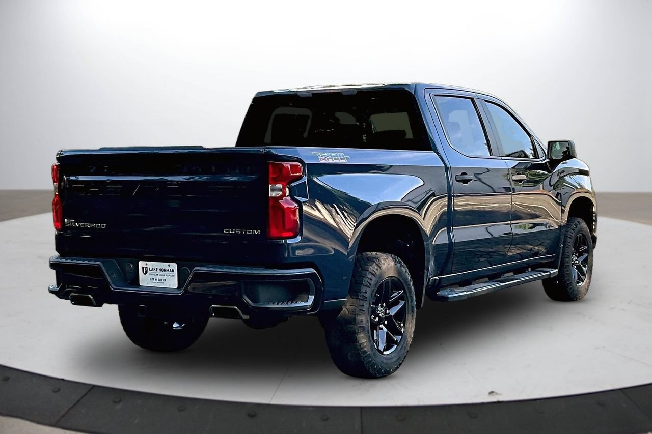 Used 2019 Chevrolet Silverado 1500 Custom Trail Boss w/ Custom Convenience Package AWD/4WD image 8