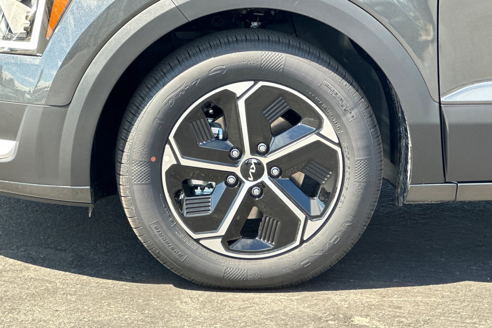 New 2026 Kia Niro EX FWD image 25
