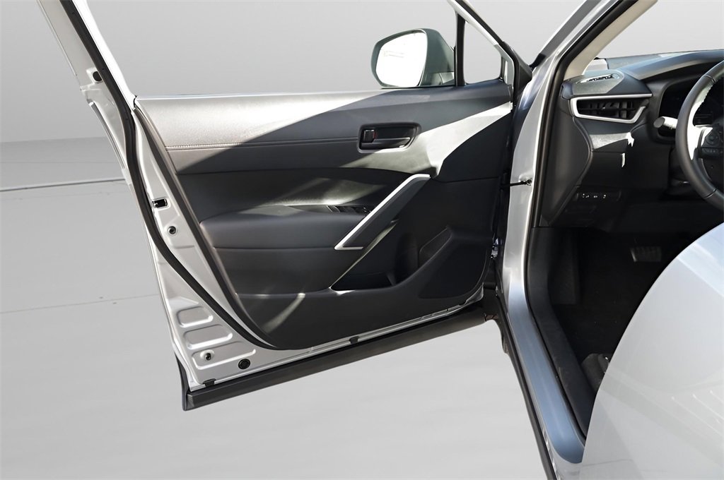 New 2026 Toyota Corolla Cross LE w/ Moonroof Package image 7