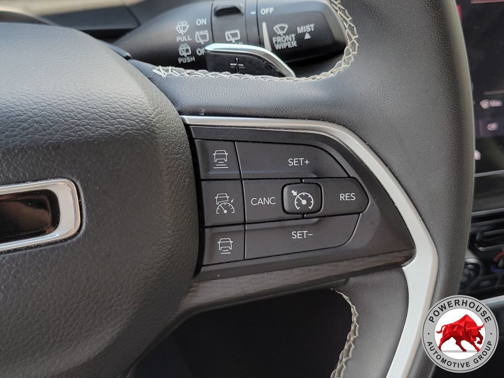 Used 2023 Jeep Grand Cherokee L Laredo AWD/4WD image 30