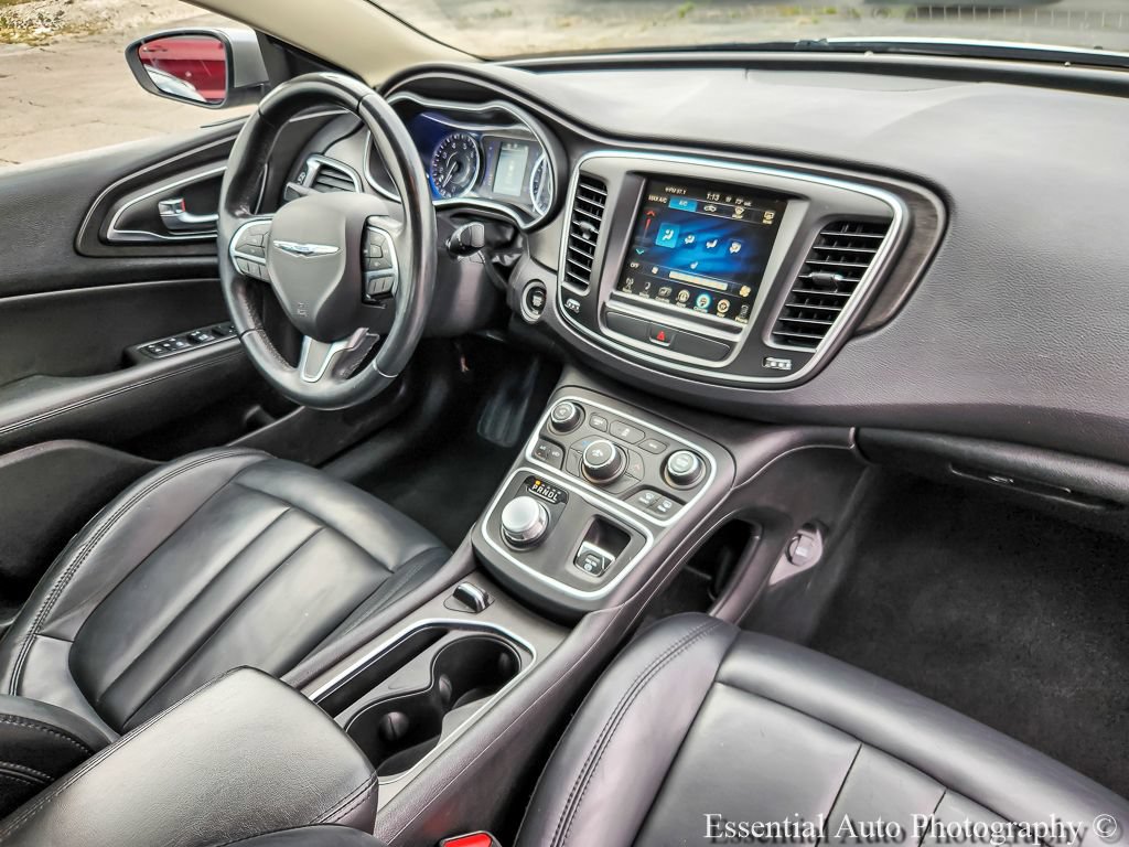 Used 2017 Chrysler 200 Limited Platinum FWD image 21