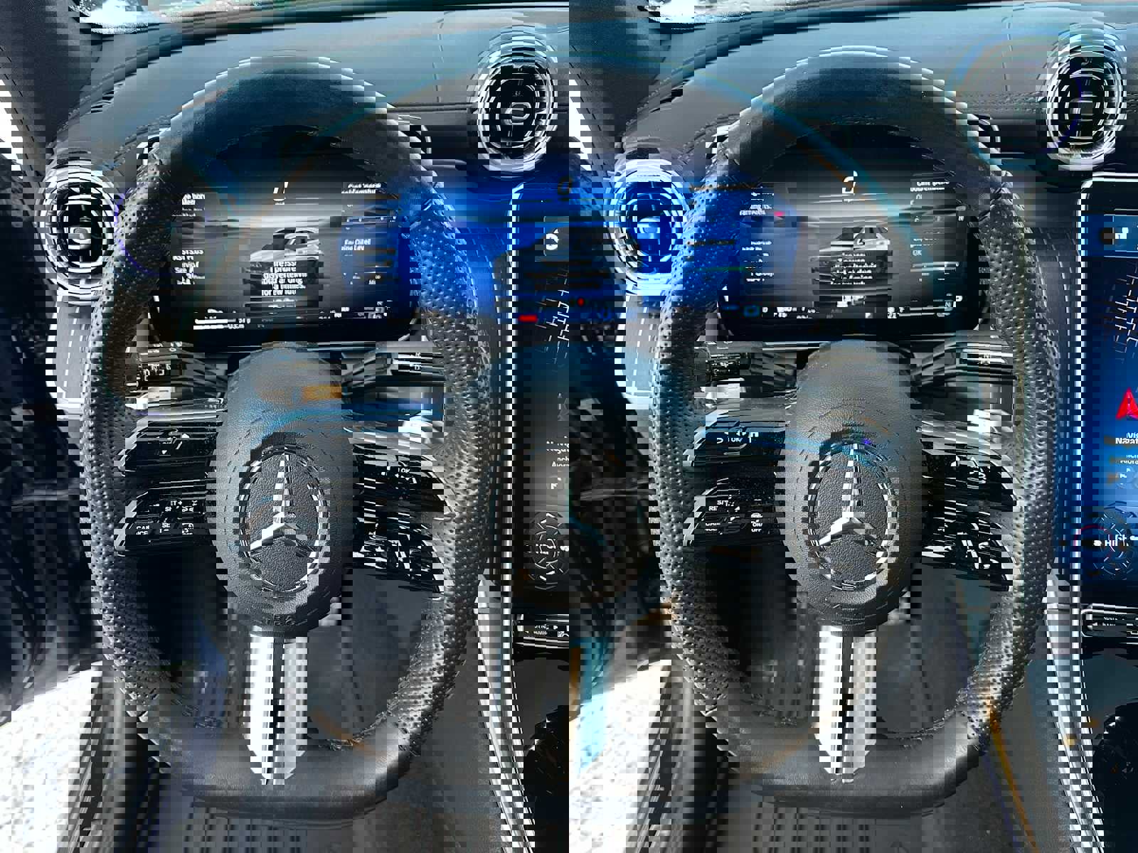 Used 2023 Mercedes-Benz GLC 300 4MATIC image 23