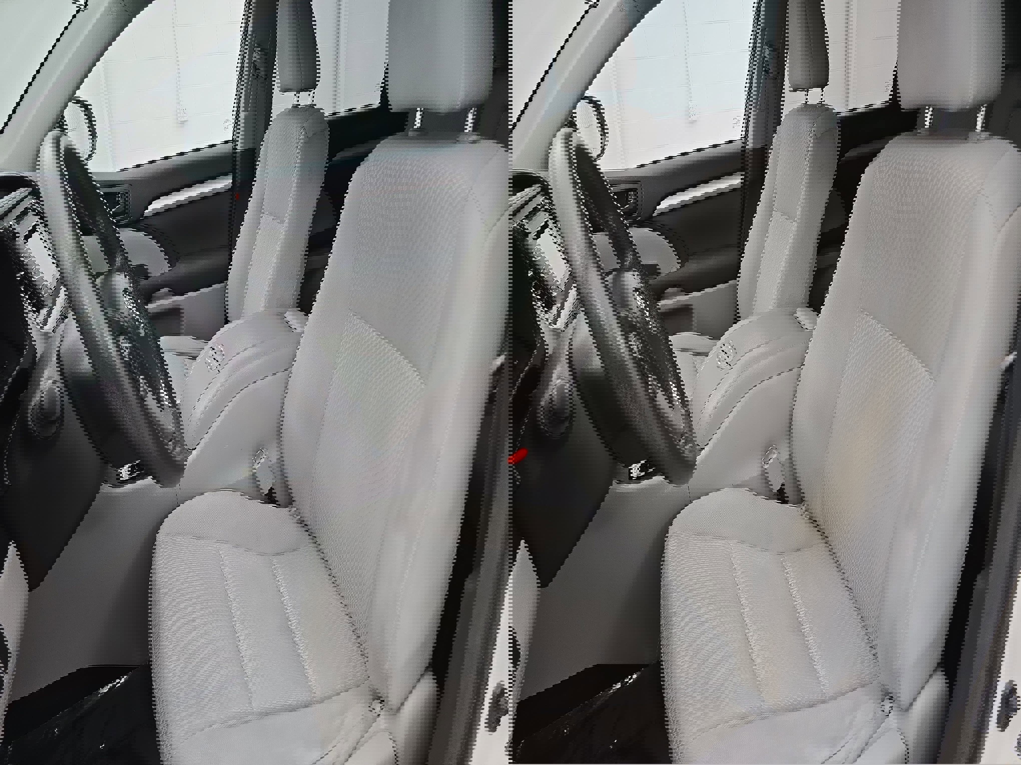 Used 2015 Toyota Highlander LE image 15