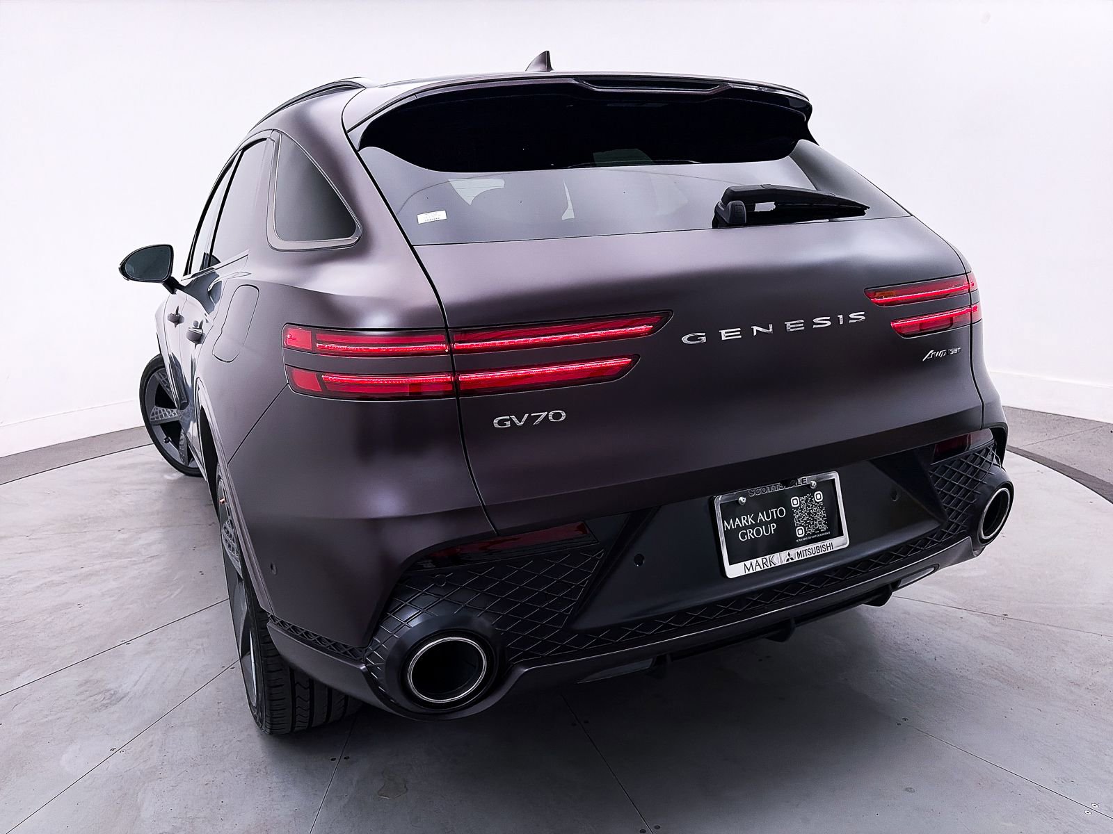 Used 2022 Genesis GV70 3.5T Sport w/ Sport Prestige Package AWD/4WD image 12