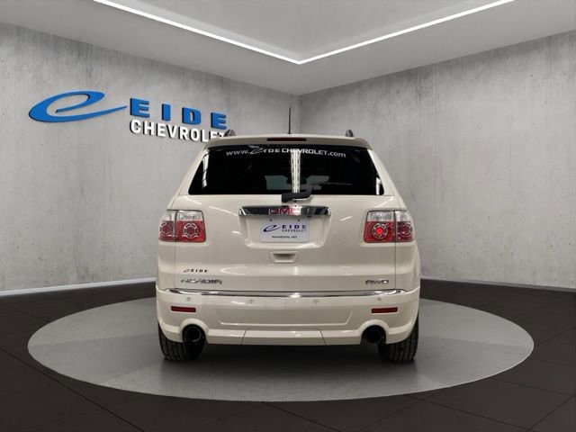 Used 2011 GMC Acadia Denali image 4