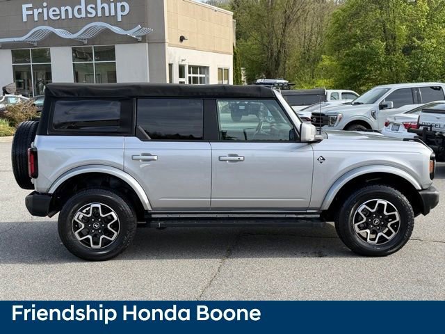 Used 2022 Ford Bronco Outer Banks AWD/4WD image 4