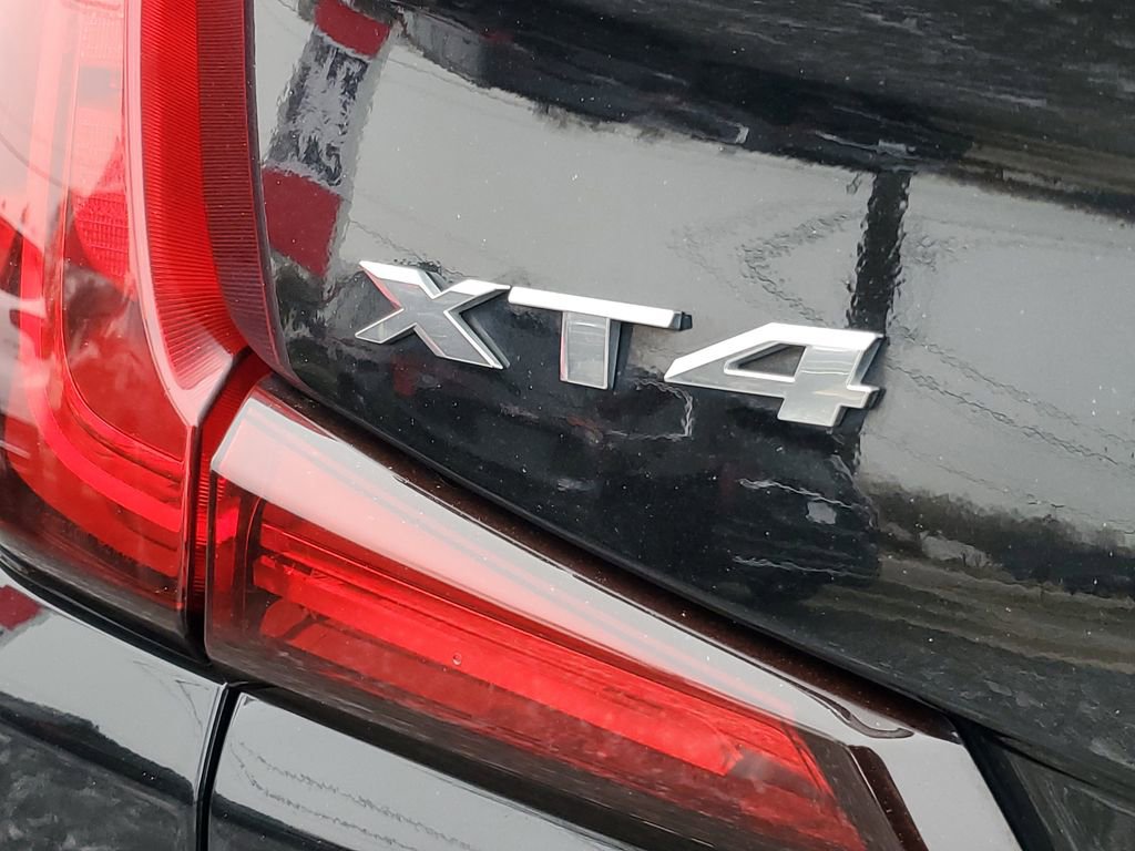 Certified 2022 Cadillac XT4 Premium Luxury w/ Enhanced Visibility Package image 32