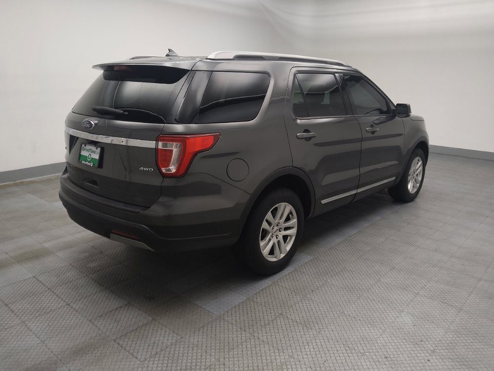Used 2019 Ford Explorer XLT w/ Equipment Group 202A AWD/4WD image 10