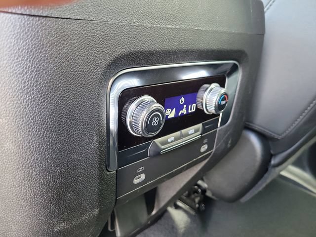 Used 2024 GMC Yukon XL SLT RWD image 14