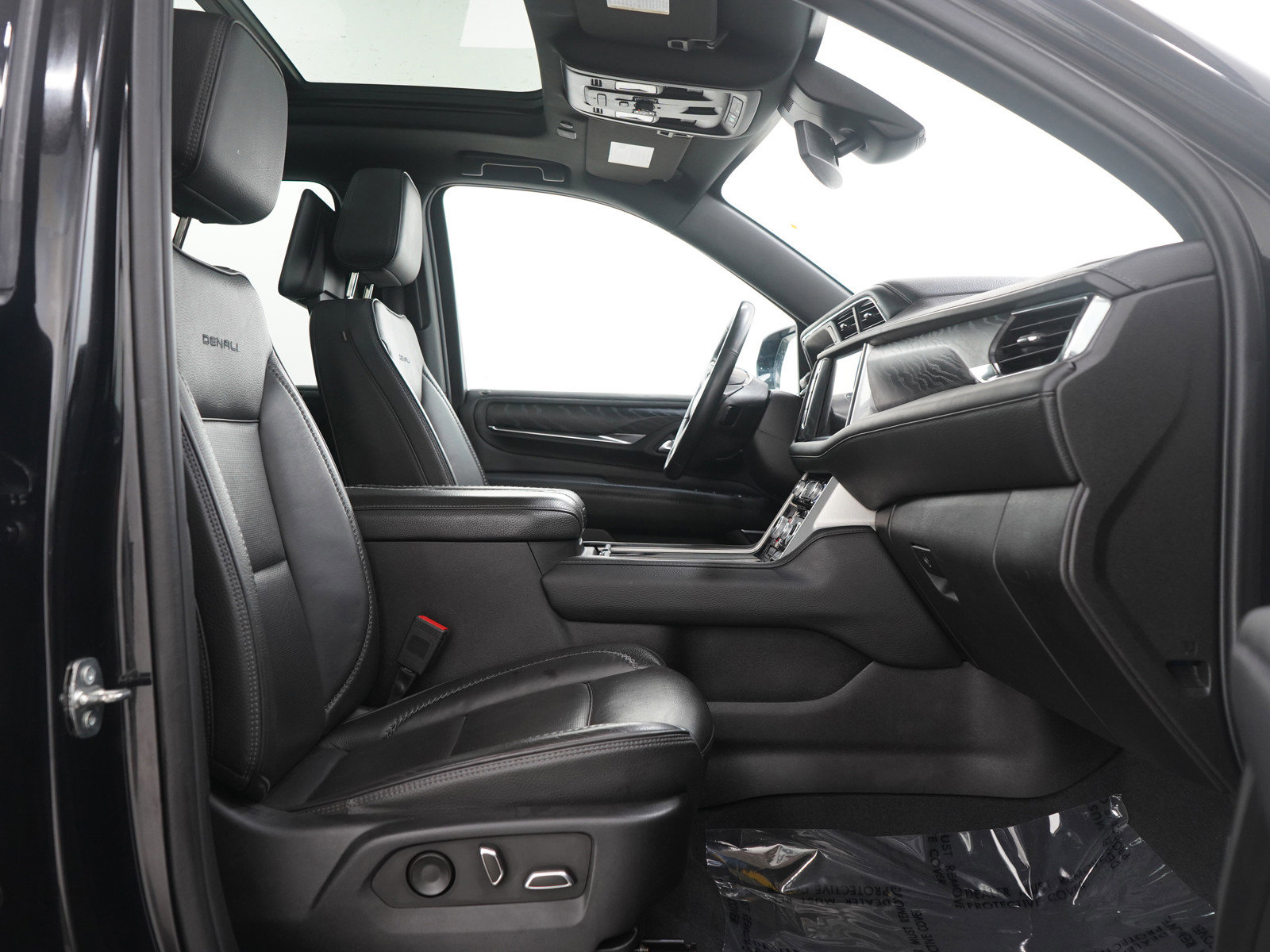 Used 2023 GMC Yukon XL Denali w/ Max Trailering Package image 11