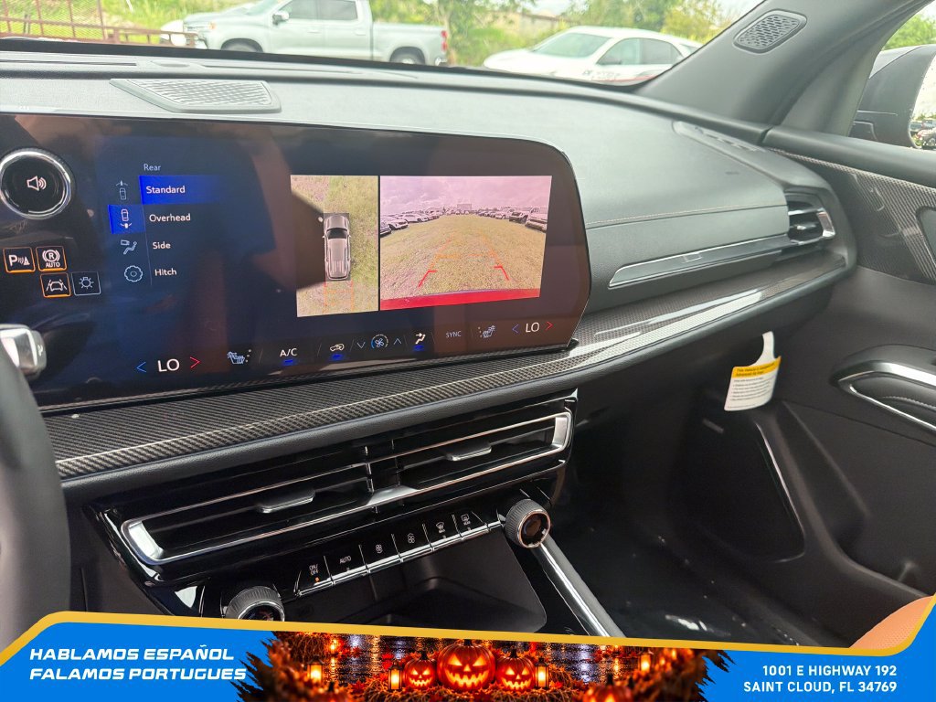 New 2027 Chevrolet Traverse Z71 w/ Enhanced Driving Package AWD/4WD image 21