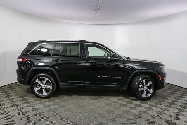 Used 2022 Jeep Grand Cherokee Limited 4xe image 14