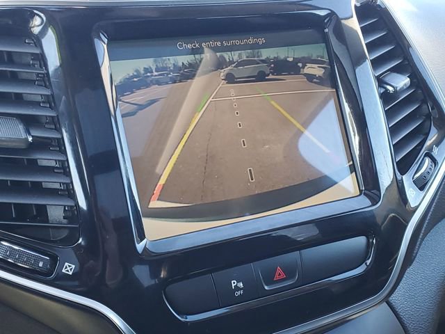 Used 2019 Jeep Cherokee Limited image 19