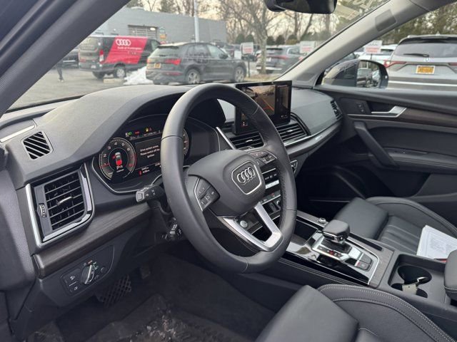 Certified 2025 Audi Q5 2.0T Premium Plus w/ Premium Plus Package AWD/4WD image 24