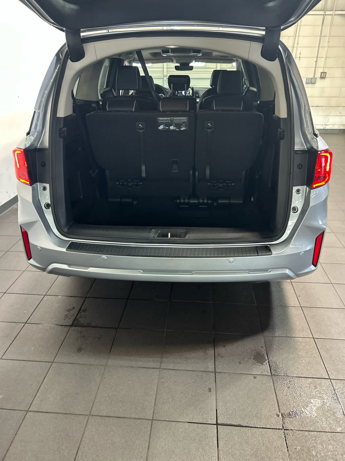 Used 2025 Honda Odyssey Touring image 12