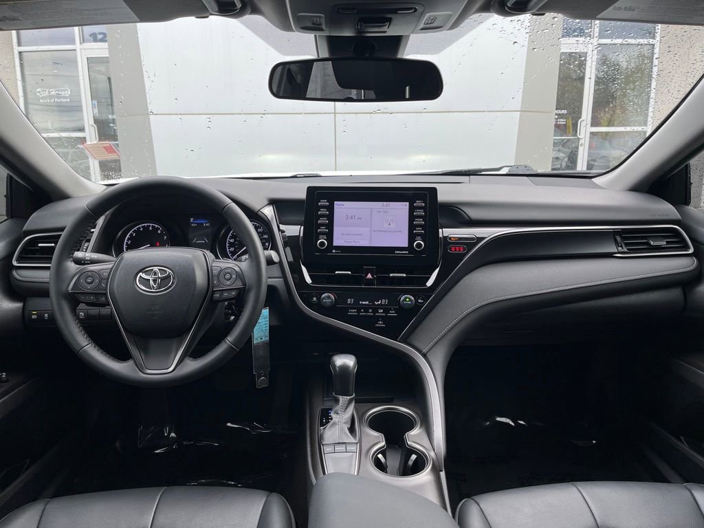 Used 2023 Toyota Camry SE image 16