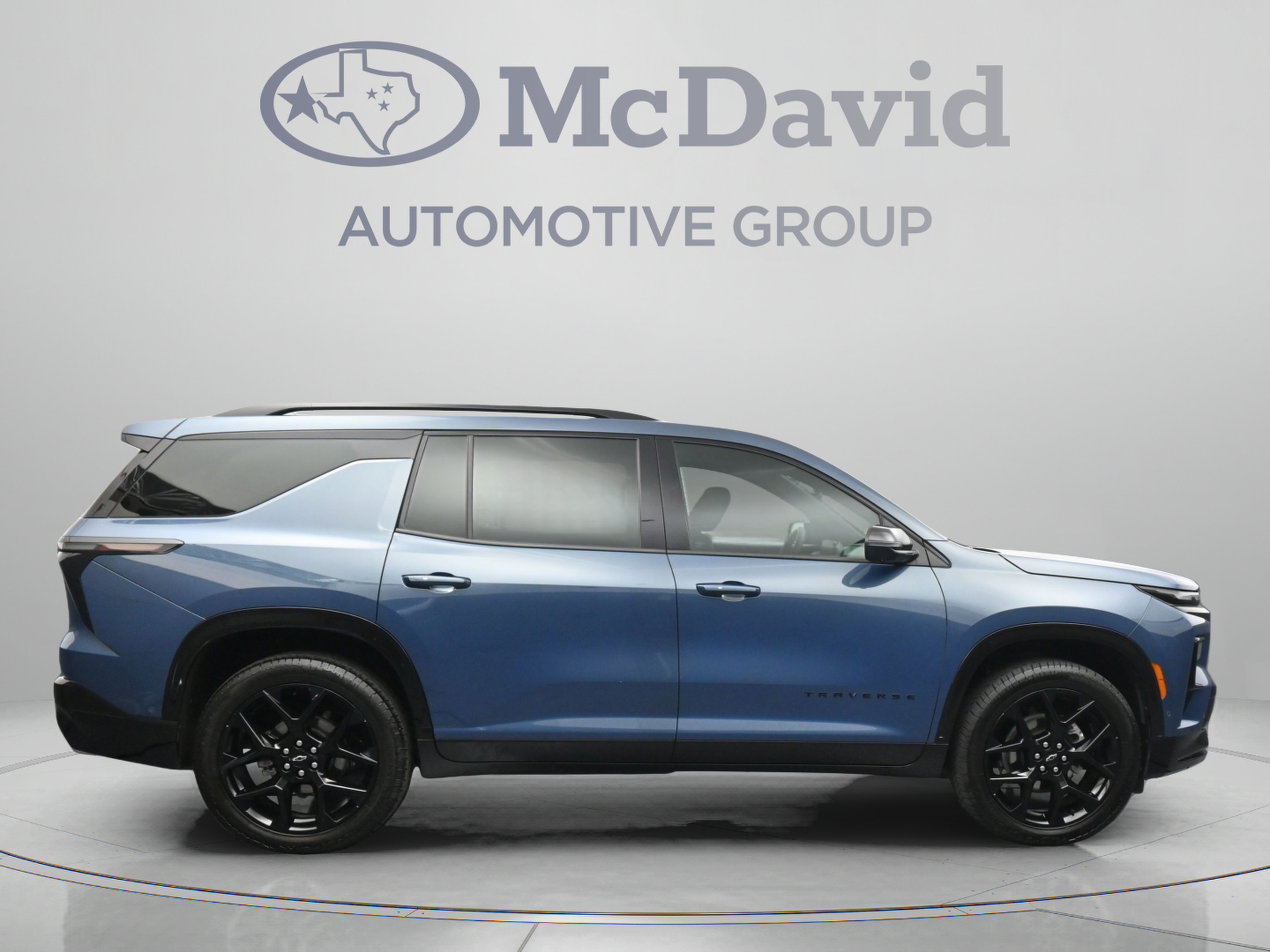 Used 2025 Chevrolet Traverse RS w/ LPO, Cargo Package AWD/4WD image 9