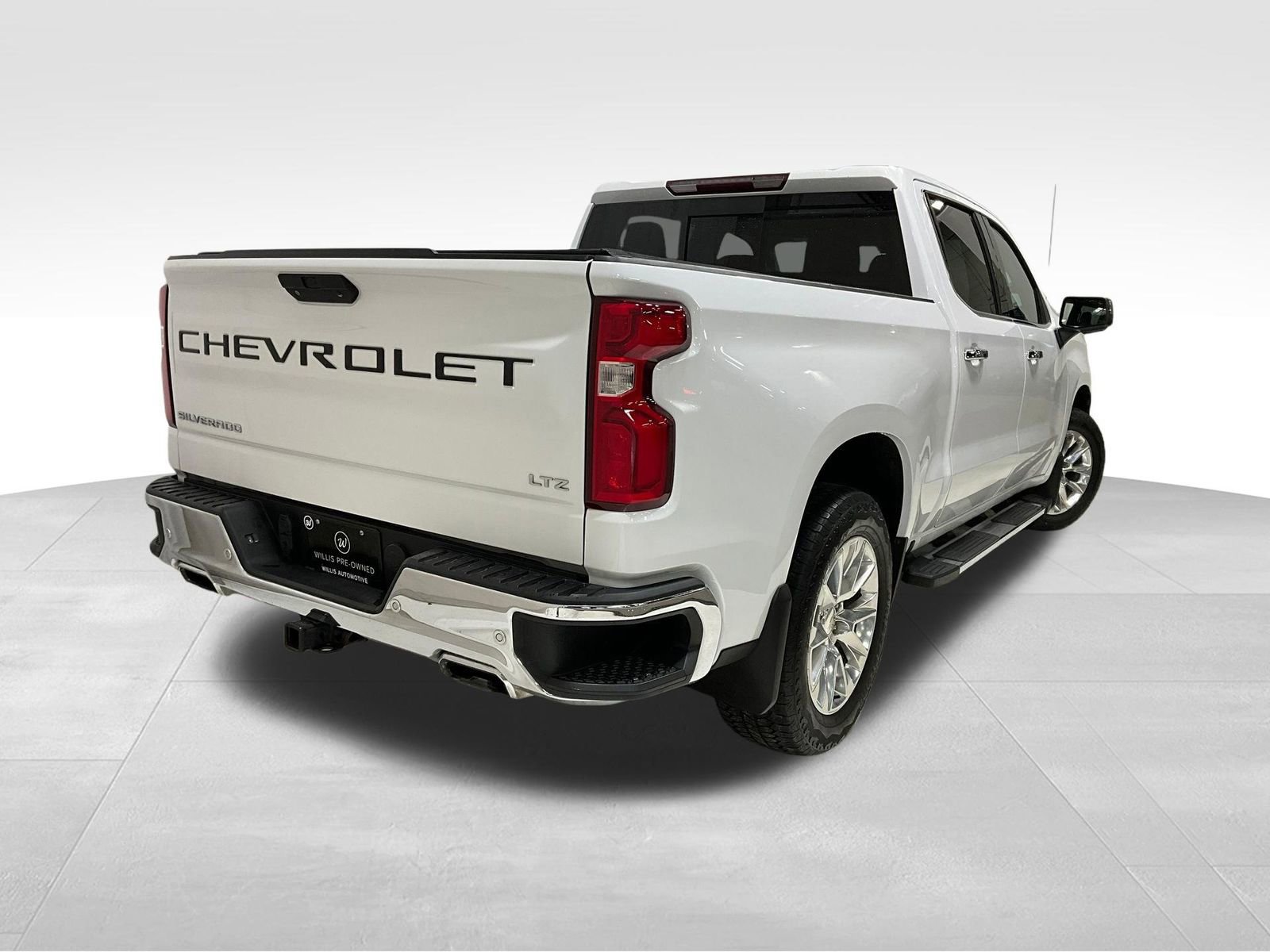 Used 2019 Chevrolet Silverado 1500 LTZ w/ LTZ Premium Package AWD/4WD image 13