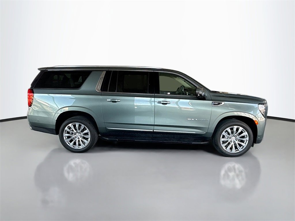 Used 2024 GMC Yukon XL Denali w/ Advanced Technology Package image 4