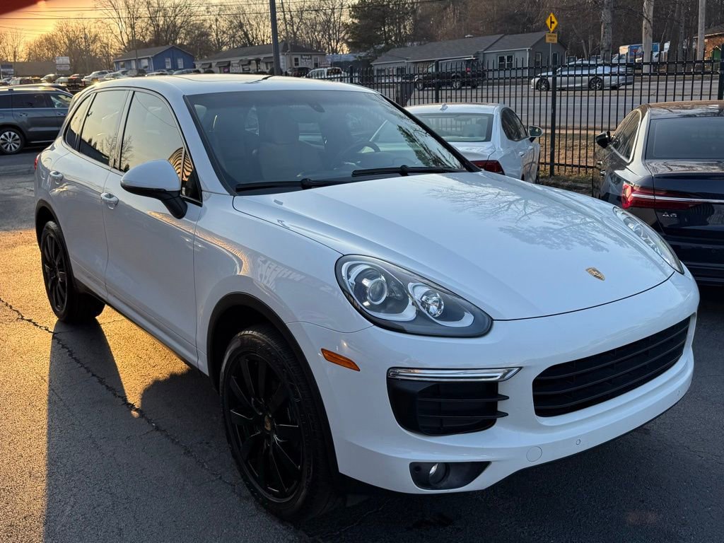 Used 2016 Porsche Cayenne w/ Premium Package image 3