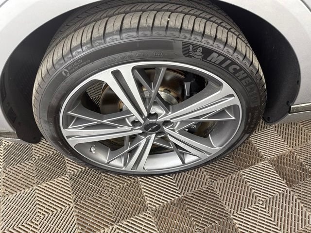 Used 2025 Genesis GV80 3.5T e-SC AWD/4WD image 26