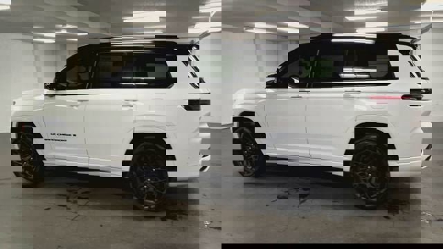 Used 2023 Jeep Grand Cherokee L Summit AWD/4WD image 6